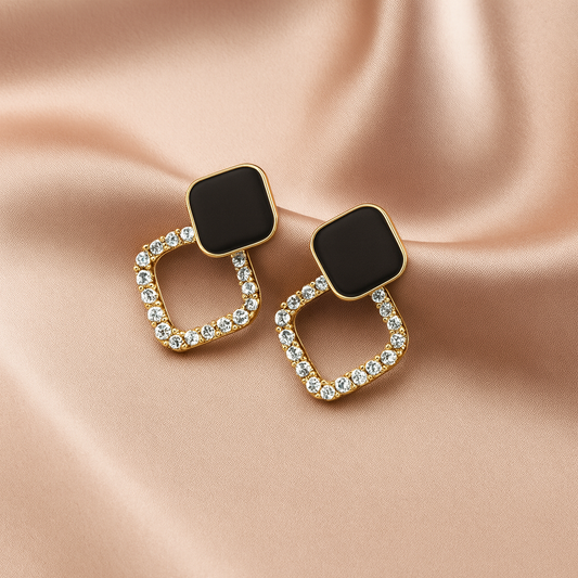 Trendy and shiney vintage earring