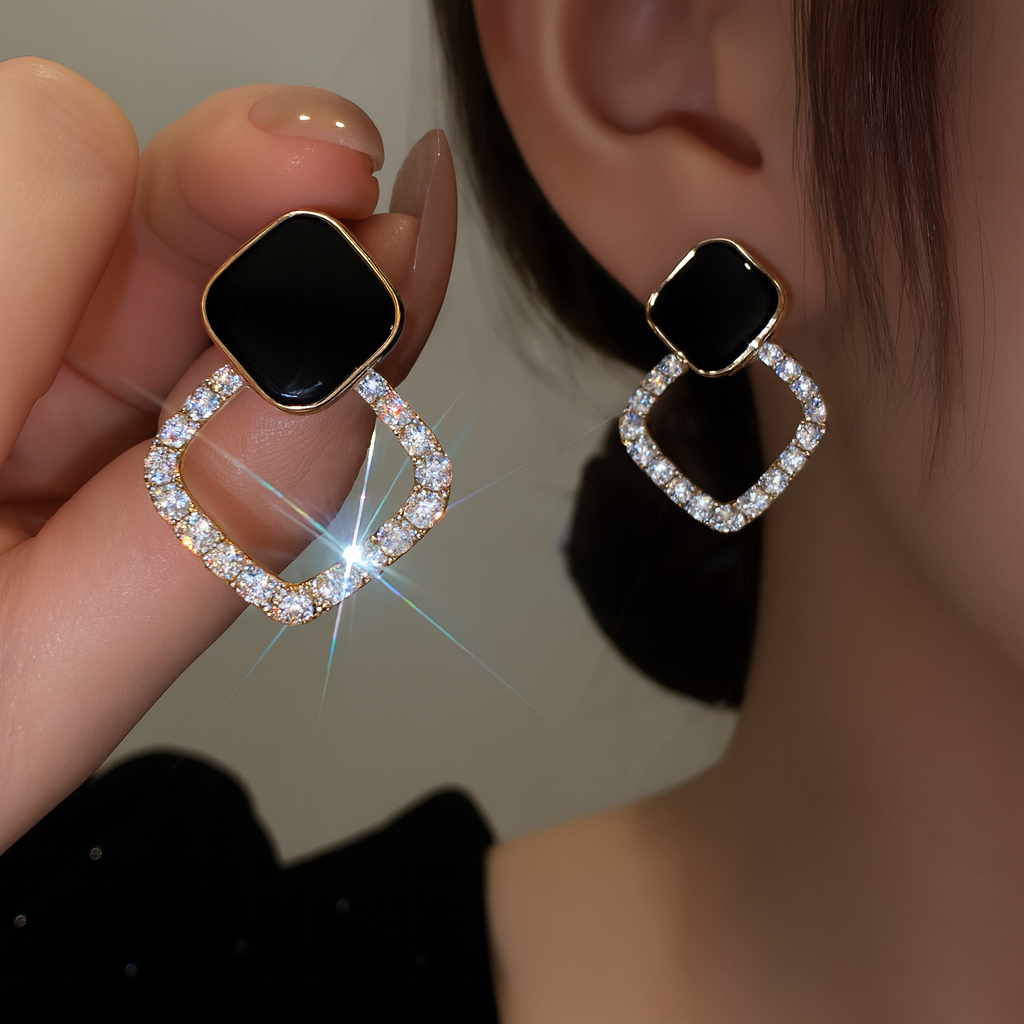 Trendy and shiney vintage earring